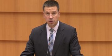 “ჩვენ უნდა დავაწესოთ სავიზო რეჟიმი, მაგრამ არ მივატოვოთ ქართველი ხალხი” – ჟური რატასი