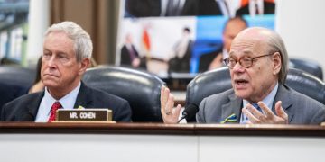 ,,ჩვენ ვდგავართ ქართველ ხალხთან და მოვუწოდებთ როგორც ამჟამინდელ, ისე მომავალ ადმინისტრაციას, მხარი დაუჭირონ ქართველებს ბრძოლაში“ – ჯო უილსონი და სტივ კოენი