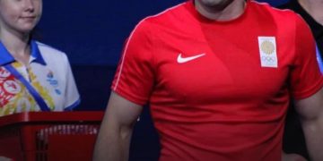 თავისუფალი ჭიდაობის ნაკრების მწვრთნელი აქციის მონაწილეებს ღიად ემურება