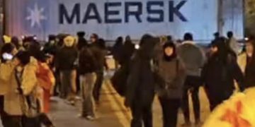 ტრაილერმა გადაუკეტა გზა მორბენალებს, ვინც ხალხს მისდევდა!