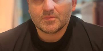 ,, 1000 კაციც ძლივს შერჩათ. ძირითადად ე.წ “ქლაბერები”, პარტაქტივი და სანათესაო.ჩავლილია ნაცების და მათი სატელიტების ამბავი” – გიორგი გამსახურდია