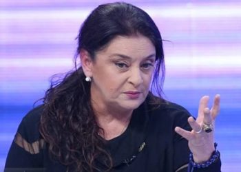 ,, ფუი, თქვე სულაძაღლებულებო! თქვენ, ფარჩაკებო! თქვენ, ლეშზე დაგეშილებო!” – ხათუნა ხოფერია