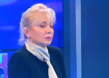 ,, ამხელა ფილარმონია ხალხს, საერთოდ არ გეუხერხულებათ ასეთი ყიჟინა და ლანძღვა დეზინფორმირებული პატიმრის შეცდომის გამო?” – მაია ნადირაძე