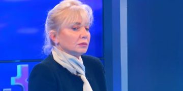 ,, ამხელა ფილარმონია ხალხს, საერთოდ არ გეუხერხულებათ ასეთი ყიჟინა და ლანძღვა დეზინფორმირებული პატიმრის შეცდომის გამო?” – მაია ნადირაძე