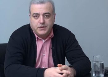 სალომე ზურაბიშვილს ტახტრევანით გამოიტანენ, გადაუჭრიან ინტერნეტს და გაუთიშავენ შუქს გადაუხდელობის გამო და გამოვა, ხომ არ იჯდება სიბნელეში…“ – ირაკლი გოგავა