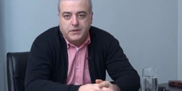 სალომე ზურაბიშვილს ტახტრევანით გამოიტანენ, გადაუჭრიან ინტერნეტს და გაუთიშავენ შუქს გადაუხდელობის გამო და გამოვა, ხომ არ იჯდება სიბნელეში…“ – ირაკლი გოგავა