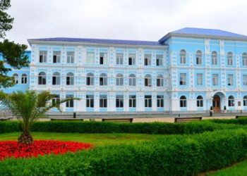 “ვდგავართ ქართველი ხალხის გვერდით” – ბათუმის სახელმწიფო უნივერსიტეტის 1000-ზე მეტი სტუდენტი სასწავლო პროცესის შეჩერებას ითხოვს