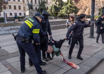 დღეს, რუსთაველის გამზირზე აქციის დროს დაკავებულ პირები, გაანთავისუფლეს