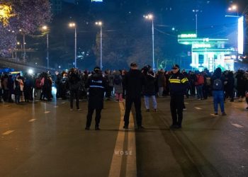 აქციის მონაწილეებმა “პირველ არხთან” გზა გადაკეტეს