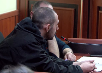 “ქალბატონო მოსამართლე, გაგაშიშვლებთ, გადაგიღებთ და გაგაუპატიურობთო” – 20 წლის ბიჭის უმძიმესი ჩვენება