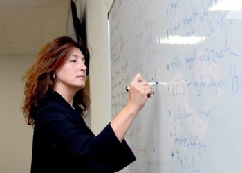 არ შემიძლია მშვიდად ვუყურო როგორ ხელაღებით უსწორდებიან გულანთებულ ბავშვებს – კლასიკური გიმნაზიის დირექტორი