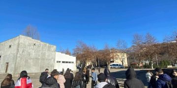ჯვარში სკოლის მოსწავლეები გაიფიცნენ – პროტესტს უერთდება პედაგოგთა ნაწილი