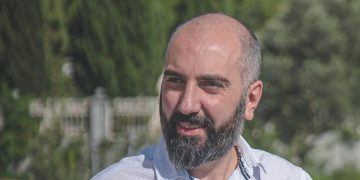 “სრულიად გაუგებარი რამ ხდება პარლამენტში” – სამართლის დოქტორი კახა ურიადმყოფელი
