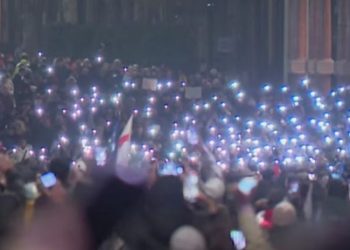 რუსთაველის გამზირი დღესაც გადაჭედილია