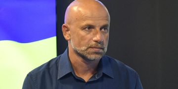 „სამახურში ცელოფანში გახვეული ჩაქუჩით დავდიოდი, ერთ თავდამსხმელს მაინც მოვტეხავ ფეხს, სანამ მცემენ-მეთქი“ – მერაბ მეტრეველი