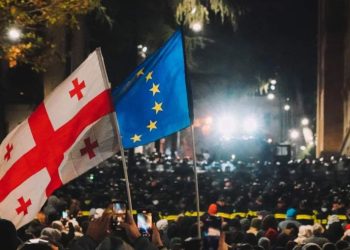 რუსთაველზე მოქალაქეები იკრიბებიან