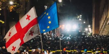 რუსთაველზე მოქალაქეები იკრიბებიან