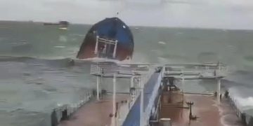 შავ ზღვაში 4,300 ტონა მაზუთი ჩაიღვარა