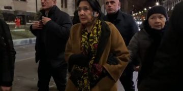 „არავითარი პროვოკაცია არ იქნება“ – სალომე ზურაბიშვილი აქციას შეუერთდა