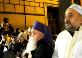 სხვადასხვა კონფესიის სასულიერო პირები აქციაზე მივიდნენ და პოლიციას მიმართეს