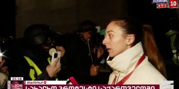 “ნუ გვიღებო… სპეცრაზმმა ხელი მკრა და დამიმტვრია ტელეფონი” – “პალიტრანიუსის” ჟურნალისტი აქციაზე