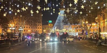 პრეზიდენტს “ოცნება” სპეცრაზმით და წყლის ჭავლის მანქანების ხვდება