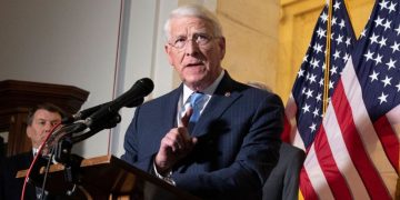 „მოვუწოდებ ბაიდენის ადმინისტრაციას, სანქციები დაუწესოს ივანიშვილს, კალაძეს და კობახიძეს“ – სენატორი როჯერ უიკერი