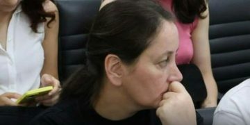 მზია ამაღლობლის თქმით, დაკავების შემდეგ არასათანადოდ მოეპყრნენ