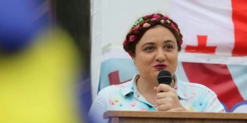 “ხომ გახსოვს, ბრმა ვარ, წნევიანი, როგორც კი შენს დაჭერას გავიგებ, მოვკვდები” – მშობლები შვილების ბრძოლის უკან.- ცაბუნია ვართაგავას წერილი