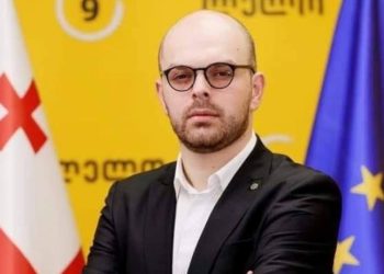 დააკავეს ბათუმის საკრებულოს დეპუტატი ვაჟა დარჩია