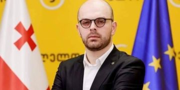 დააკავეს ბათუმის საკრებულოს დეპუტატი ვაჟა დარჩია