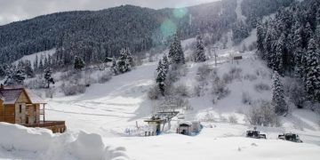 “ვაგდივარ ასე გაუბედურებული” – რა შეიძლება ბაკურიანში შეგემთხვას 2 დღეში?