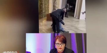 ,, ანუ ქოცებს ჯერათ, რომ ვიდეო იწყება პლასმასის ჭიქის სროლით, გახარია თავისით წაიქცა, იატაკზე თავი დაარტყა” – თინა ხიდაშელი