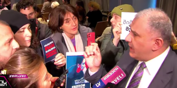 ,,რას პროვოკატორობთ” – მიხეილ სარჯველაძე ჟურნალისტებს გაექცა