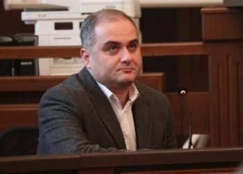 ბიძინა ივანიშვილის ადვოკატი: ბაჩიაშვილმა 2015 წელს მიღებული კრედიტი 2016 წელს დაფარა, 2017 წელს კი დამატებითი თანხა „ქეშად“ გადასცა ბანკის დირექტორს