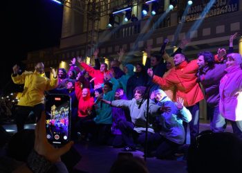 “ქვეყნის სიყვარულს ტრენინგი არ სჭირდება! ისედაც გადავცურავთ ზღვას!” – “ახალი თეატრის” პასუხი “ოცნებას”