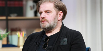 „როცა ქვეყანაში შუქი ქრება, მაშინ ინთება სცენა, რისი მომსწრენიც გახდებით ხვალ” – დოიაშვილი