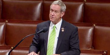 „ჩინეთის კომუნისტური პარტიის“ გულითადი მეგობარი ბიძინა ივანიშვილი თავის მოპარულ ფულს დიდ ბრიტანეთში ინახავს“ – ჯო უილსონი