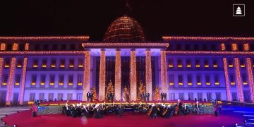 კალაძის იმიტირებულ ზეიმზე ტაშიც ჩაწერილი იყო (ვიდეო)