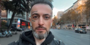 “რამდენჯერმე ღამით გაიყვანეს საკნიდან… პირდაპირ უთხრეს, არ დაგარეკინებთო” – ნიკა კაციას ძმა