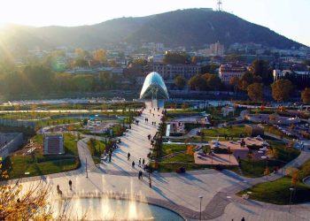 საზარელი დანაშაული თბილისში – რიყის პარკში მერვე კლასის მოსწავლე თხრილში გაიგუდა – მედია