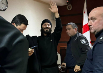 შეთხზული ბრალდება, ყალბი ჩვენებები – რა შეუთავსებელი დეტალები იპოვა TI–მ საბა სხვიტარიძის საქმეში?