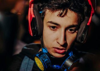 “დღეს  გავრცელდა ჩემი პირადი ცხოვრების კადრები დეპუტატის პოსტის კომენტარებში” – სანდრო ქინქლაძე