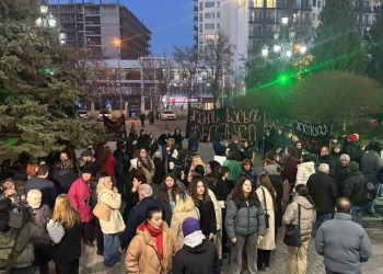 „ცეცხლი ოლიგარქიას” – მოსამართლის გადაწყვეტილებას, საქალაქოს ეზოში ხმაური მოჰყვა