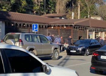 სროლა სოხუმის ცენტრში – დაჭრილია 3 პირი