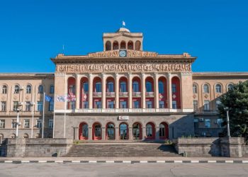 რუსთავში, მეტალურგიული ქარხნის თანამშრომლები გაიფიცნენ
