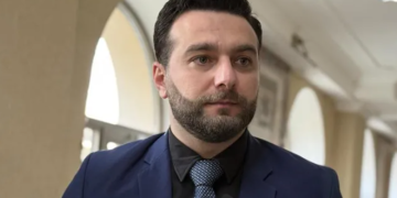 დადგენილია პოლიციელების ვინაობა, ვინც იმ ავტომობილში იმყოფებოდა, სადაც სხვიტარიძის მიმართ გაუპატიურების მუქარა განხორციელდა – ადვოკატი