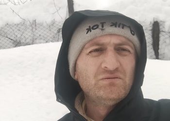 “კოხნარში, კილომეტრნახევრიანი გზა გავწმინდეთ ნიჩბებით, რათა მოხალისეებს შევხვდეთ” – ბაჩო ახალაძე