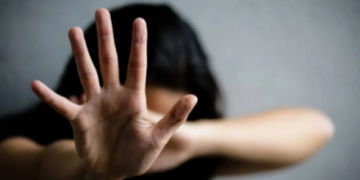 სასულიერო პირმა ქალი სასტიკად სცემა – “სახის ძვლები აქვს ჩამტვრეული” – მედია