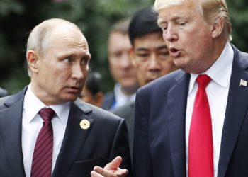 ტრამპის თქმით, პუტინს ტელეფონით ესაუბრა